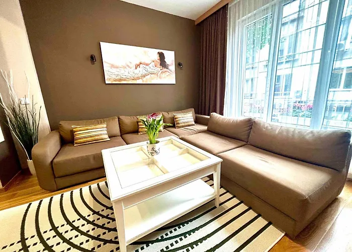 Apartment In City Center